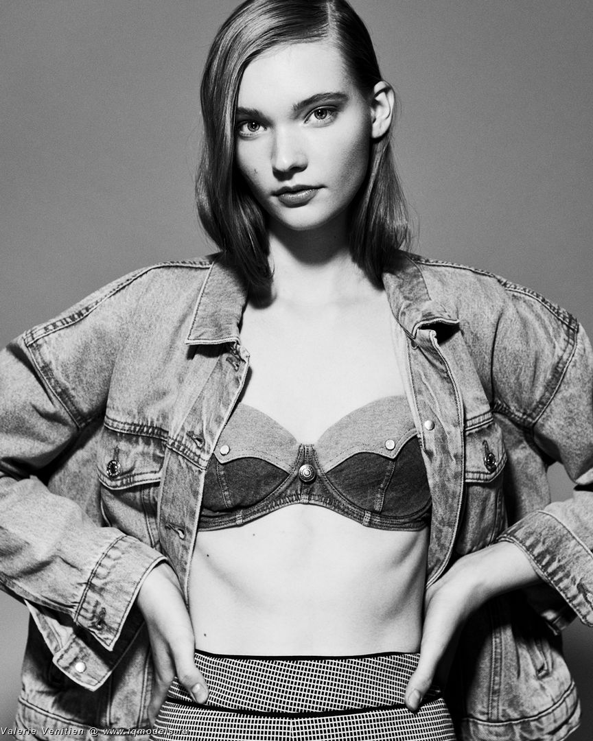 Valerie Venitien portfolio photo 15